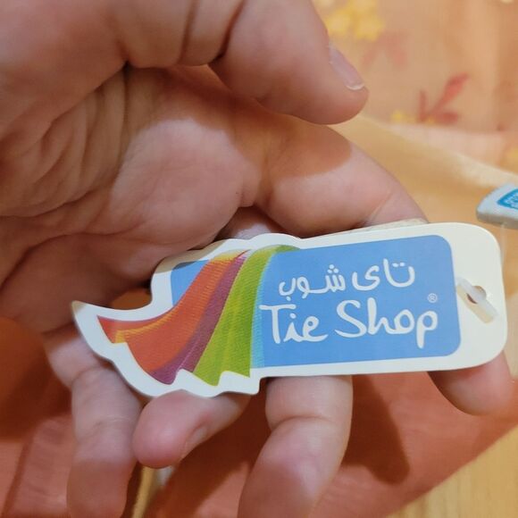 The Tie Shop Pink Floral Embroidered Scarf NWT - Picture 3 of 5